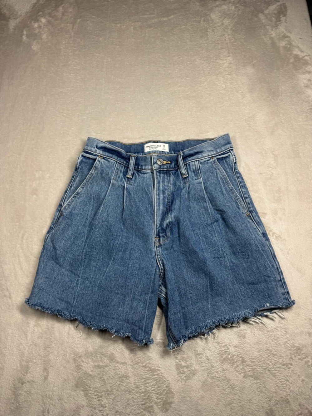 Abercrombie & Fitch Women’s The Pleated Ultra High Rise Denim Blue Shorts 28